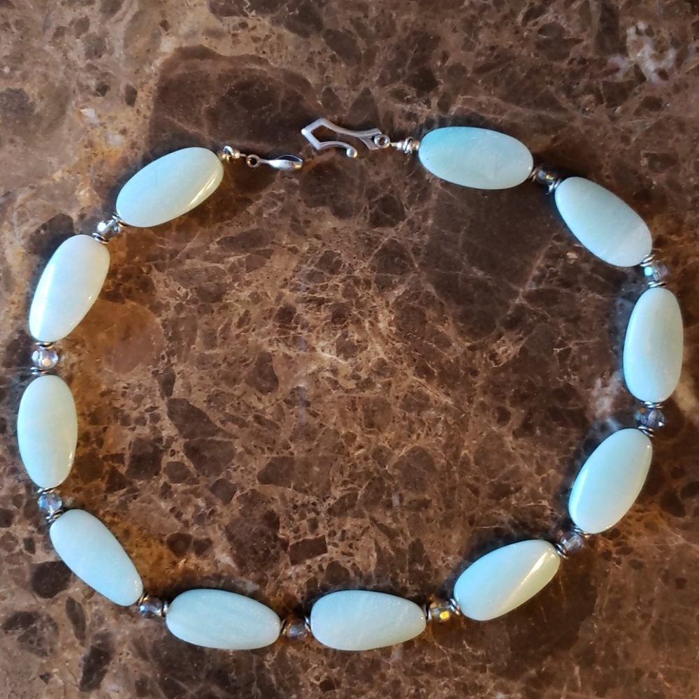 Smooth green agate necklace